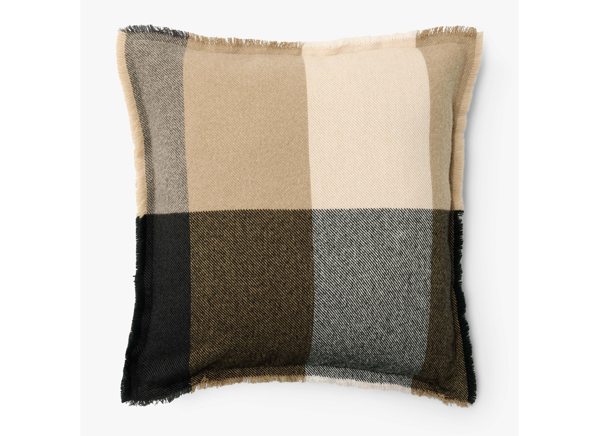 Eryk_Cushion_Black_101909_105_LR_PF1_P